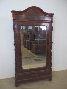 EINTRÜBIGER MAHAGONISCHRANK MIT SPIEGEL, 19. JAHRHUNDERT, L110 x T48 x H207 cm